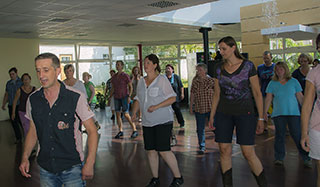 Stimmungsvolle Line Dance Party