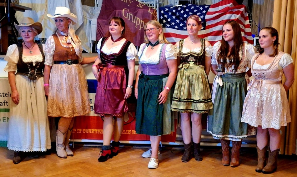 Spaß und Partylaune“ beim 15. Line-Dance Oktoberfest Country & Line Dance Gruppe Kiel.